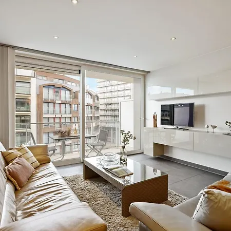 Modern Located At The Center Of Apartament Ostenda