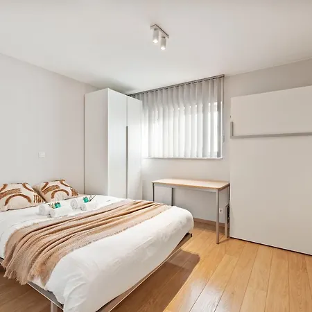 Modern Located At The Center Of Apartment