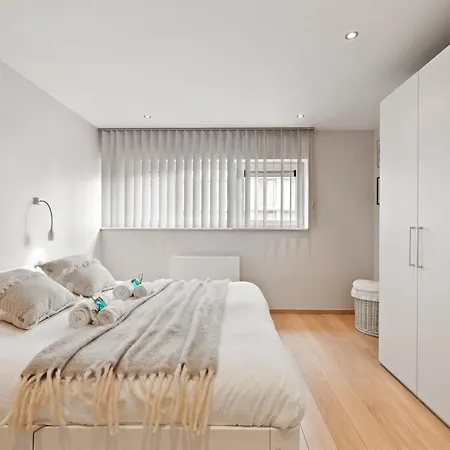 Modern Located At The Center Of Apartament Ostenda